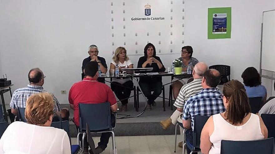 Encuentro de AMPAS celebrado hoy en Lanzarote con Soledad Monzón.