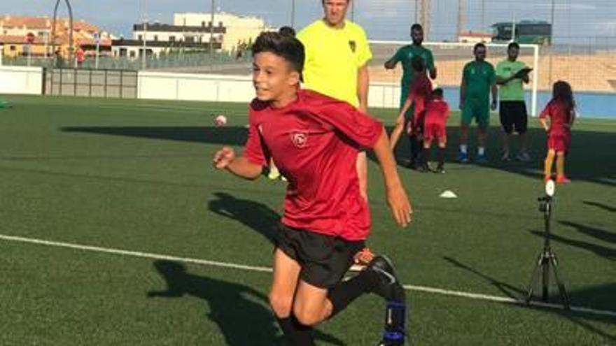 Edu Albacar dirigiendo un entrenamiento.