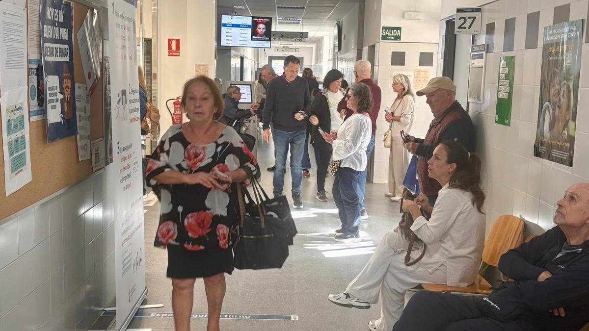Hasta un año y medio para una cirugía menor en el centro de salud Cabo Huertas de Alicante
