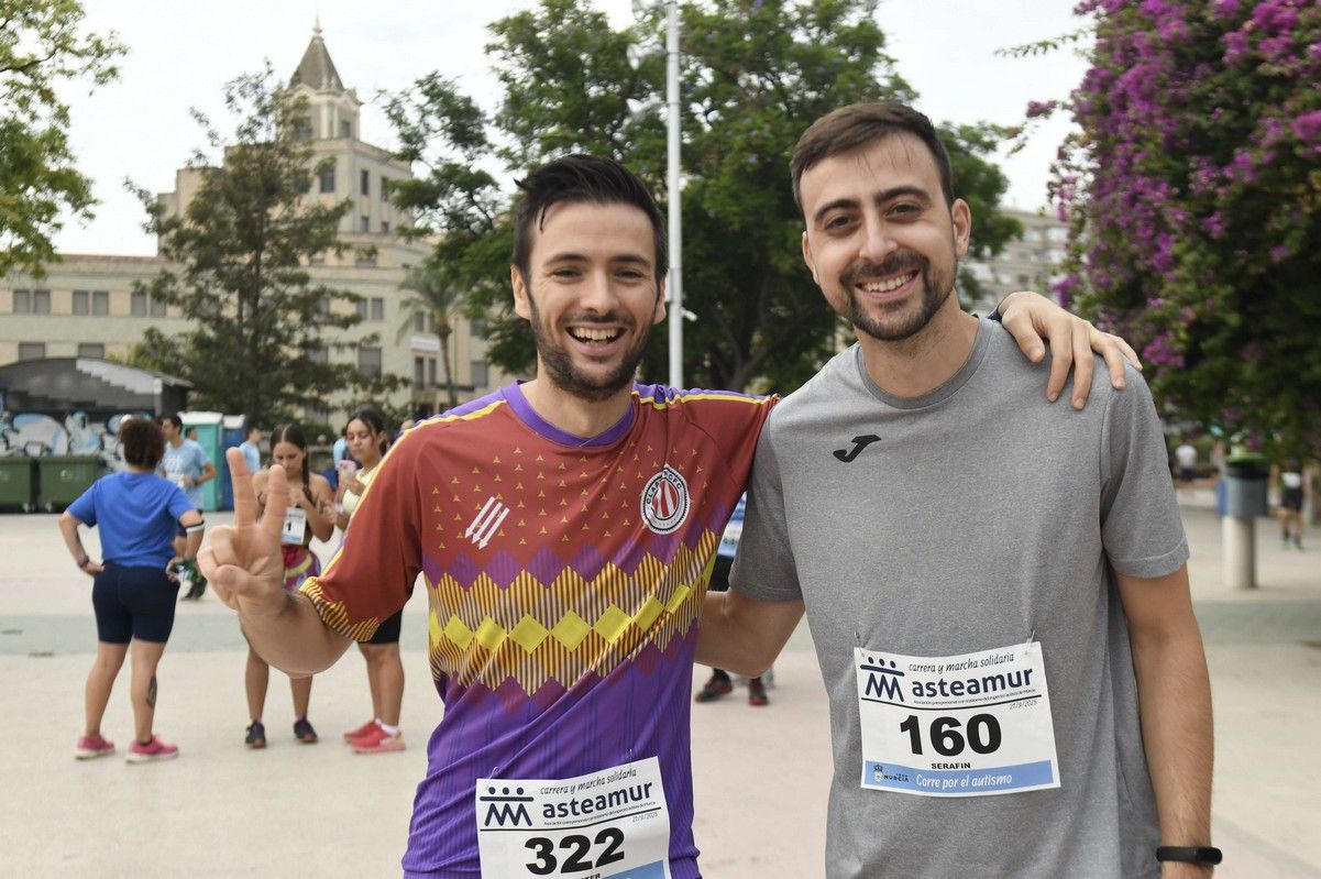 La carrera y marcha Solidaria Asteamur, en imágenes