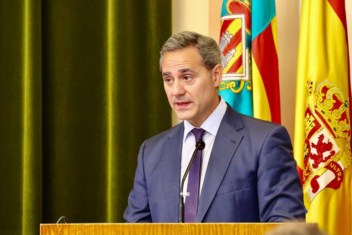 Antonio Ortolá, portavoz de Vox, en su intervención en el pleno.