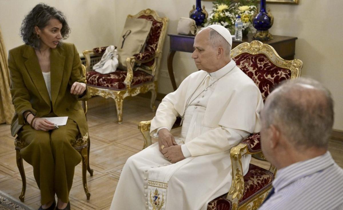 Sorgte nicht nur für Beifall: Leo XIV. bei einem Treffen mit Missbrauchsopfern.  | FOTO: EFE