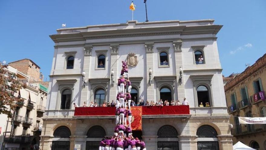 Els Moixiganguers d'Igualada aixequen el primer castell de nou de la temporada