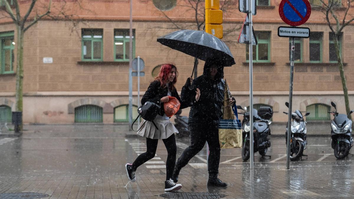 YAĞMURLAR KATALONA | Meteocat, Barselona sahili ve kıyı öncesi yoğun yağışlar için uyarıyı devreye sokuyor