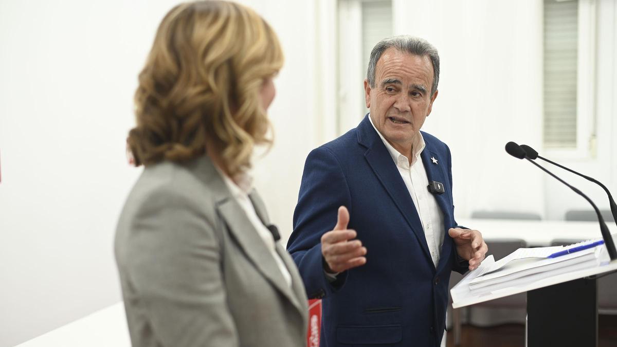 Pilar Alegría y Juan Antonio Sánchez Quero, este viernes, en la sede del PSOE Aragón.