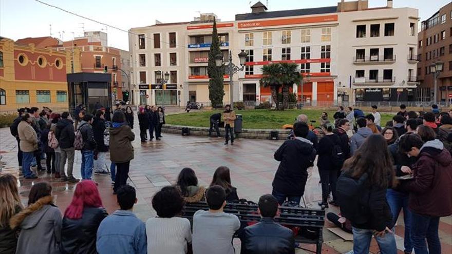 La filosofía se reivindica en la plaza de San Atón