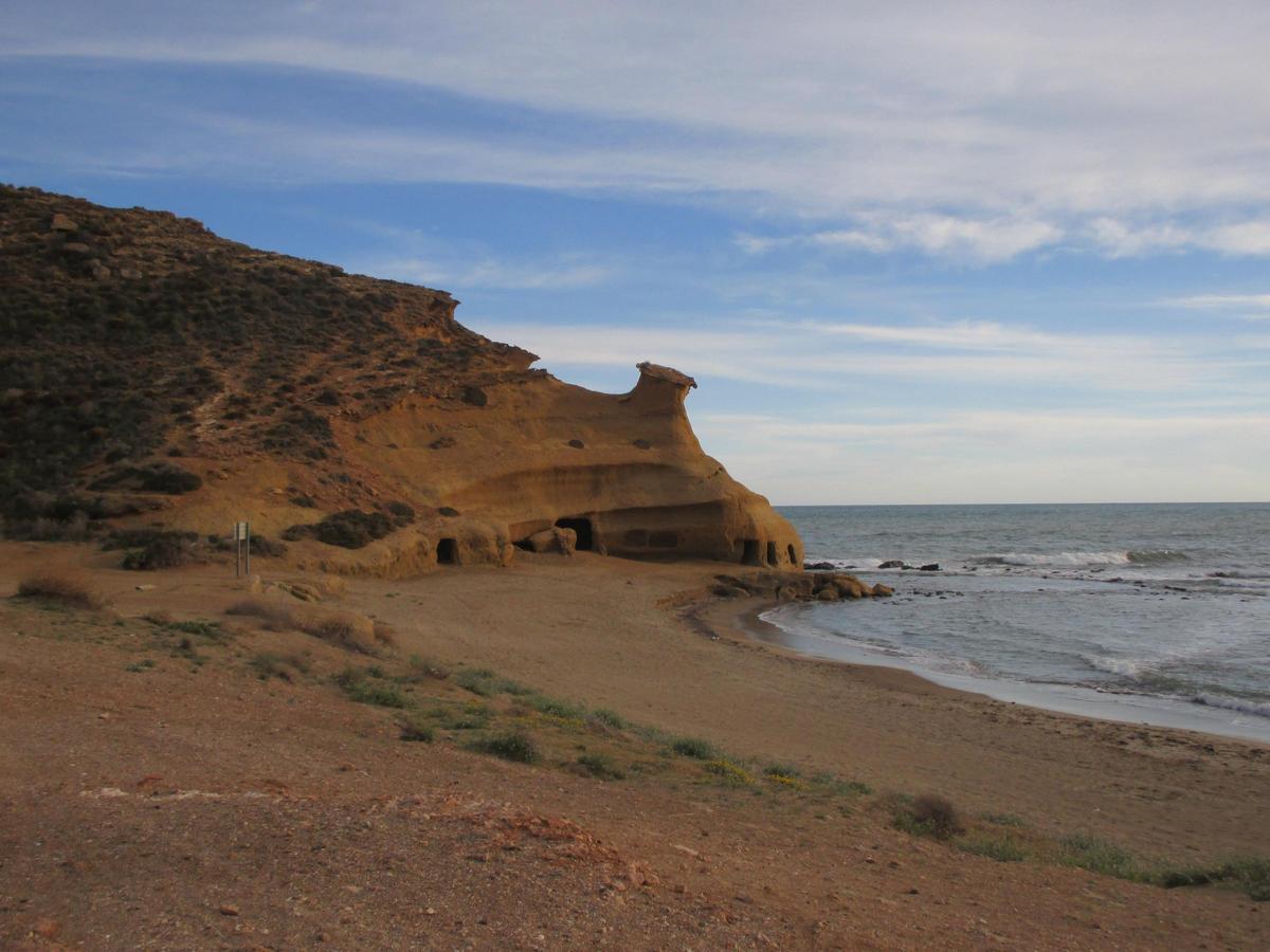 Cala Cerrada o de los Cocederos.