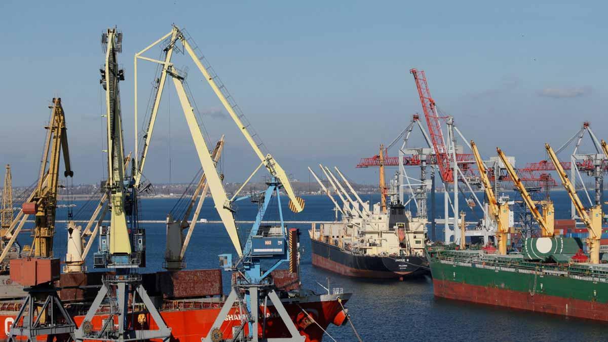 Barcos de carga en el puerto de Odesa, en Ucrania