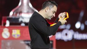 Xavi, con la medalla de finalista, en Riad.