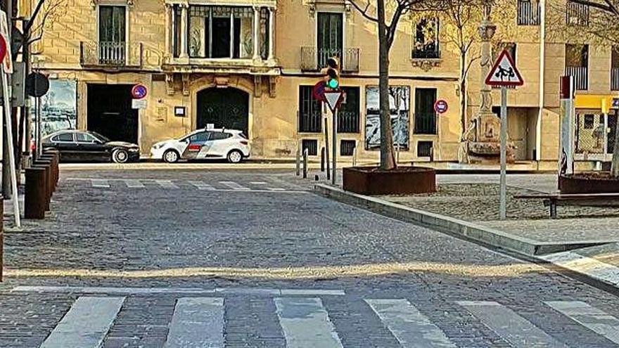 Igualada talla la plaça de la Creu per obres