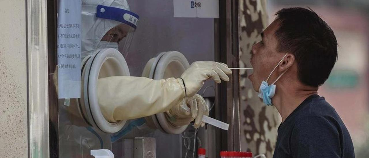El último brote de covid que ha habido en China está dejando millones de contagiados a su paso.