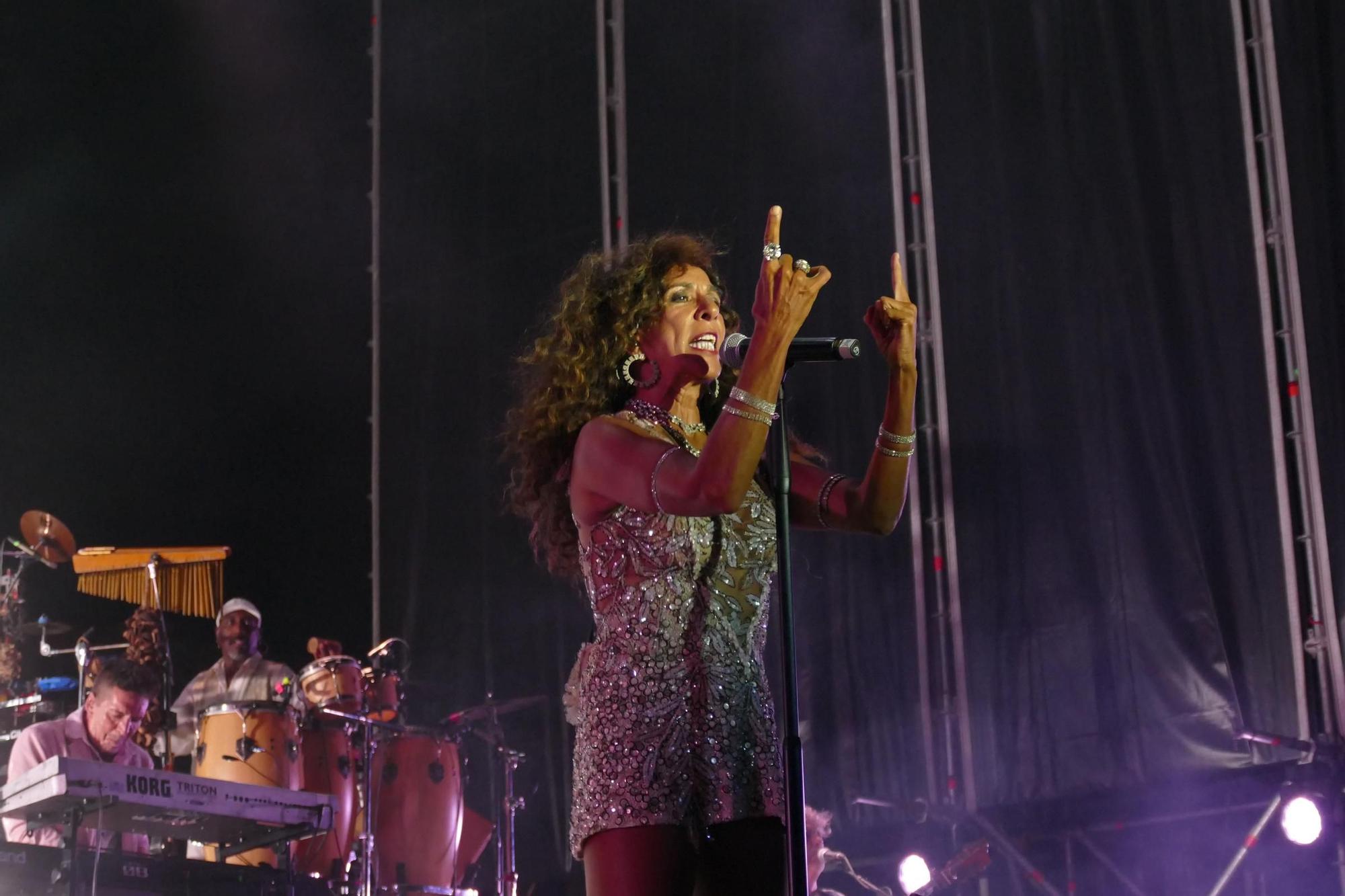 Roses es rendeix davant Rosario Flores a Sons del Món