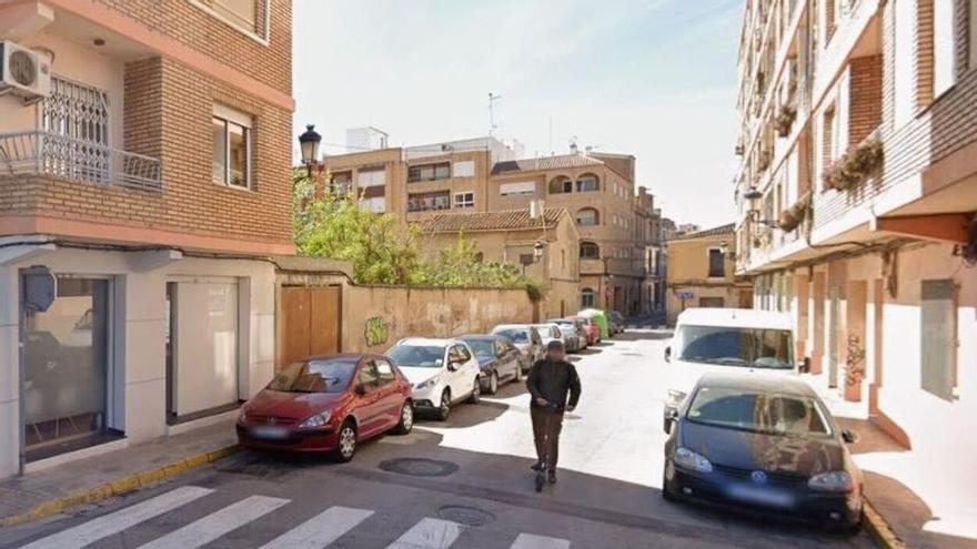 La Policía Local de Alboraia recupera una vivienda okupada tras entrar por una ventana