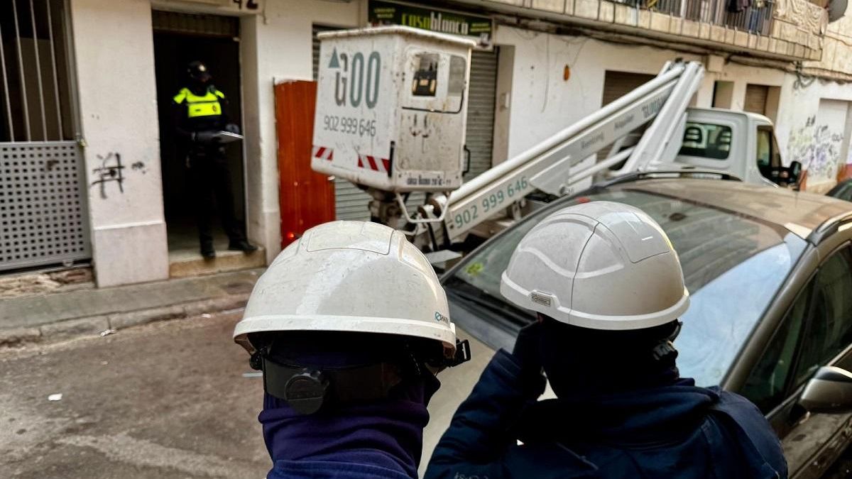 Dispositiu al barri del Culubret de Figueres contra el frau elèctric, un dels problemes endèmics de la zona oest de la ciutat.