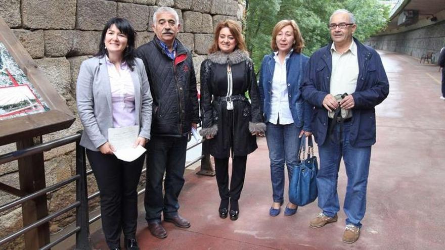 Los cinco ediles socialistas críticos: Susana Bayo, Rodríguez Penín, Mónica Vázquez, María Devesa, y Alfonso Vilachá.