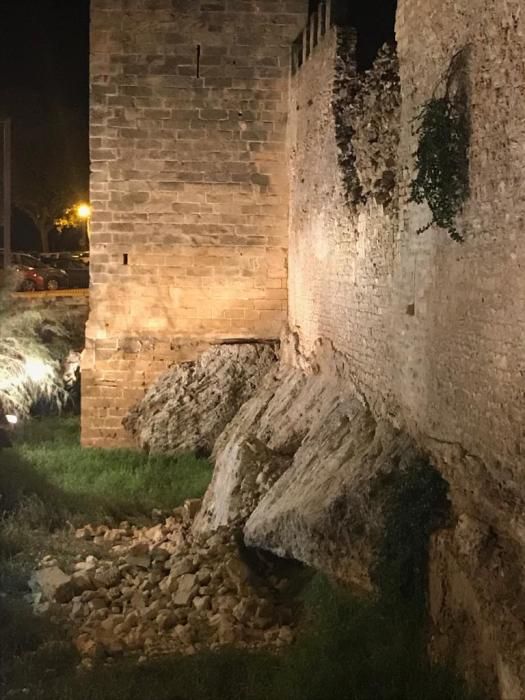 Un tramo de la muralla medieval de Alcúdia se derrumba a causa de las lluvias