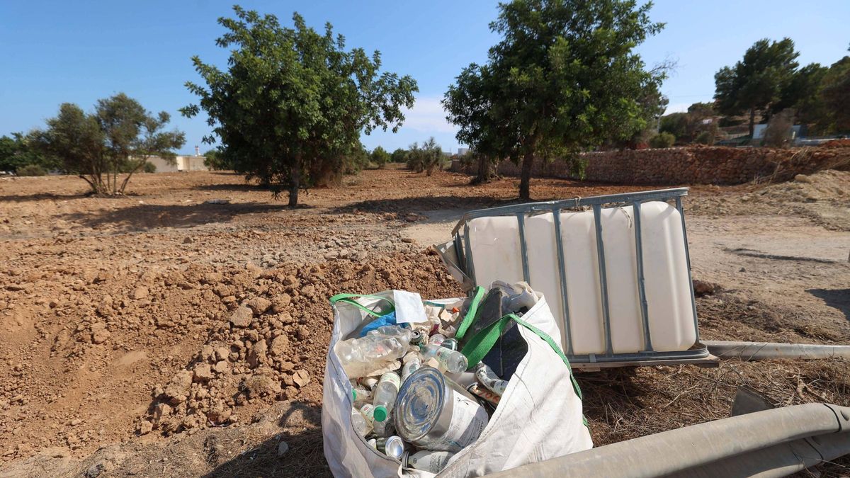 Así ha quedado el terreno de Can Rova II tras ser despejado por el Ayuntamiento