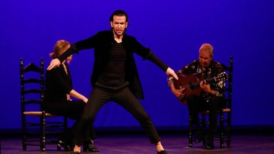 El flamenco se cuela en Cosmopoética para cantar, tocar y bailar poesía