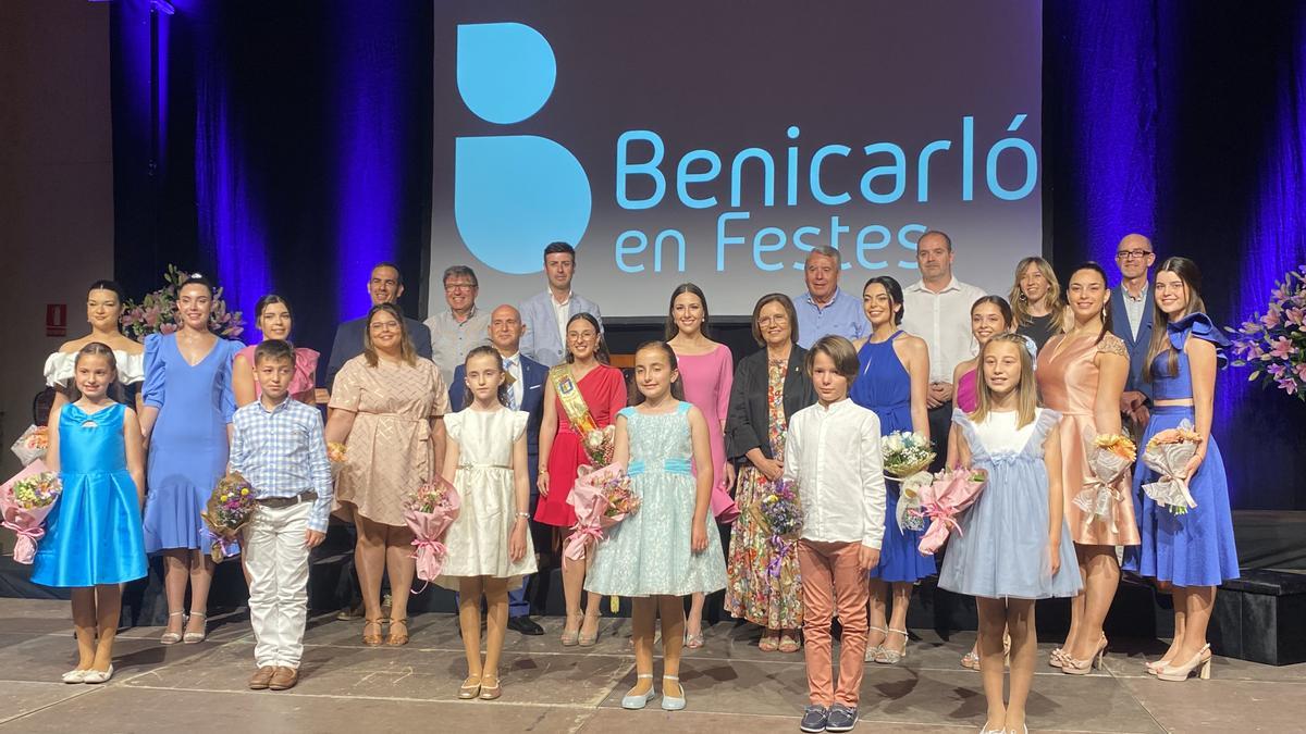 Benicarló presenta en sociedad a sus representantes festivas de este año en el Magatzem de la Mar.