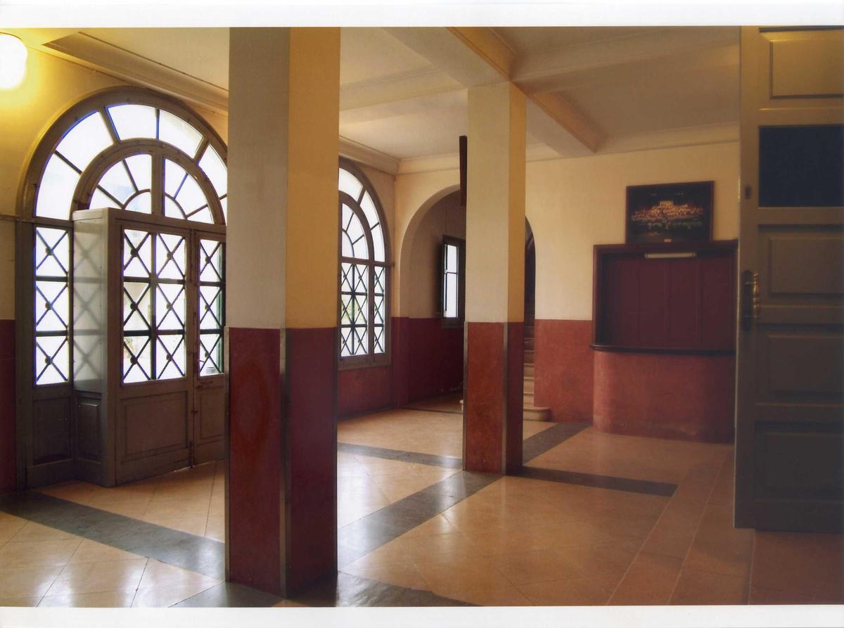 Vista de l’entrada de l’antic teatre.