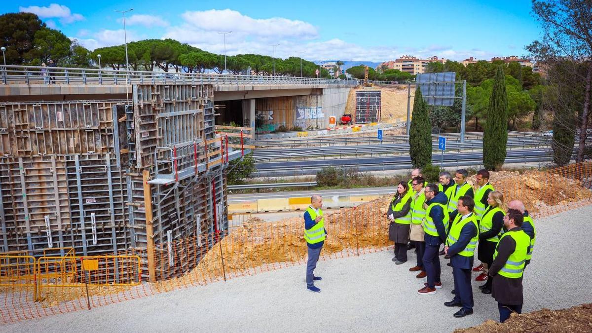 Salvador Illa visita la primera fase de las obras del TramCamp de Tarragona.