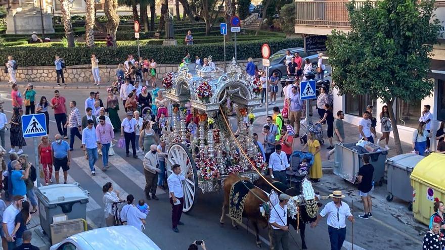 La hermandad rociera de La Caleta inicia su camino a la Aldea