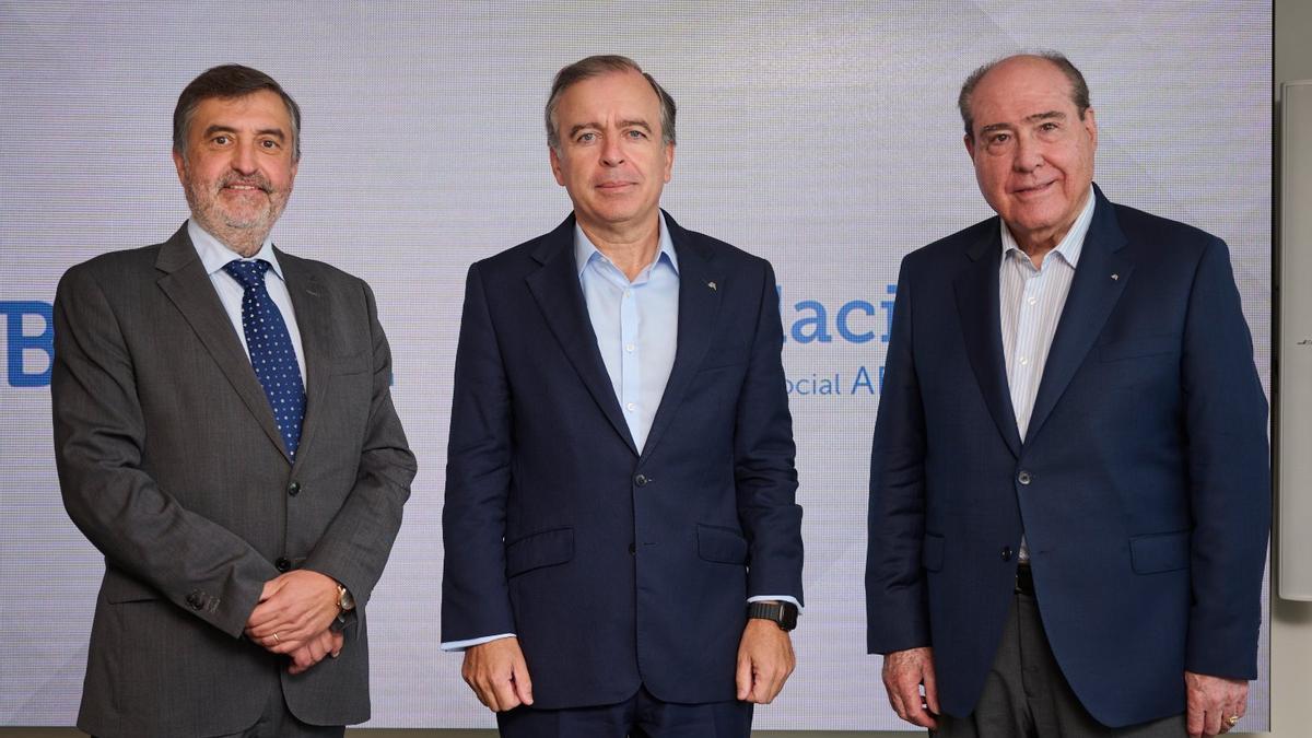 José Bernardo Silveira (i), Francisco Botas y Miguel Ángel Escotet