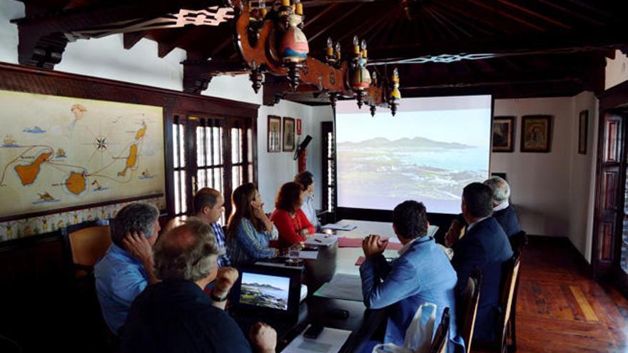 Reunión del Consejo de Administración del Hotel Santa Catalina.