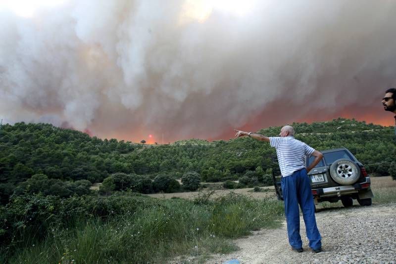 Fotogalería del incendio en el término de Luna en las Cinco Villas