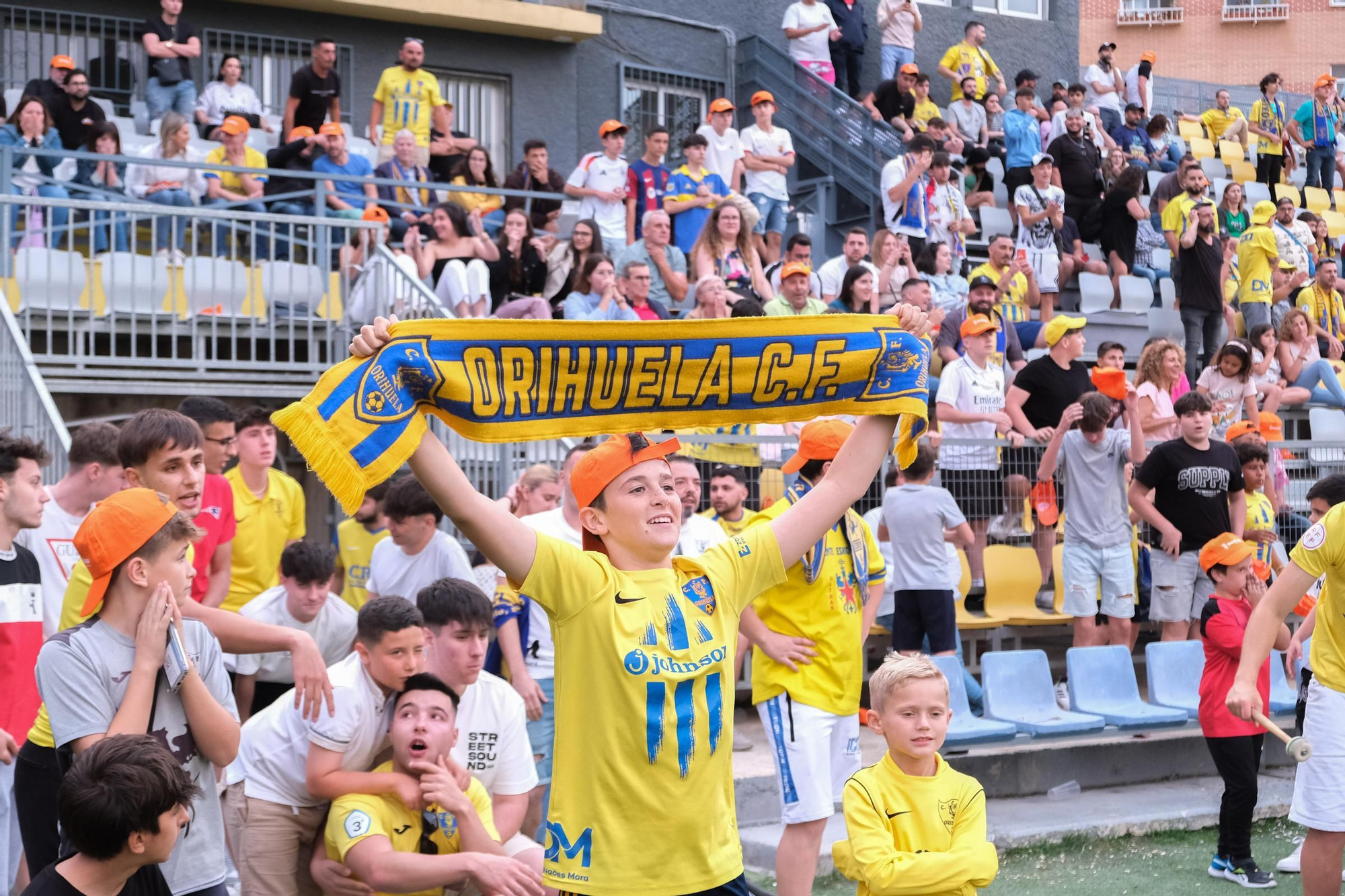 Así se ha vivido el Barakaldo - Orihuela en el estadio de Los Arcos