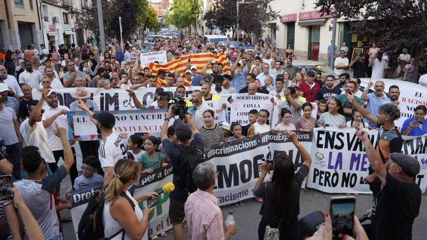 La manifestació a Piera en rebuig de l&#039;atac a la mesquita, en fotos