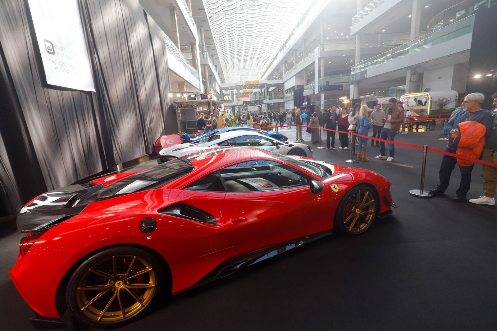 Llenazo en el primer fin de semana de la Feria del Automóvil en València