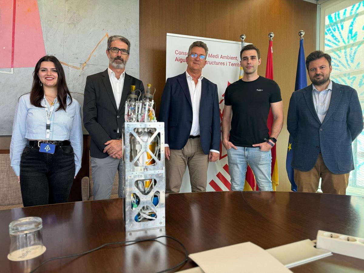El conseller Vicente Martínez Mus ha conocido el proyecto y los planes de Arkadia Space.