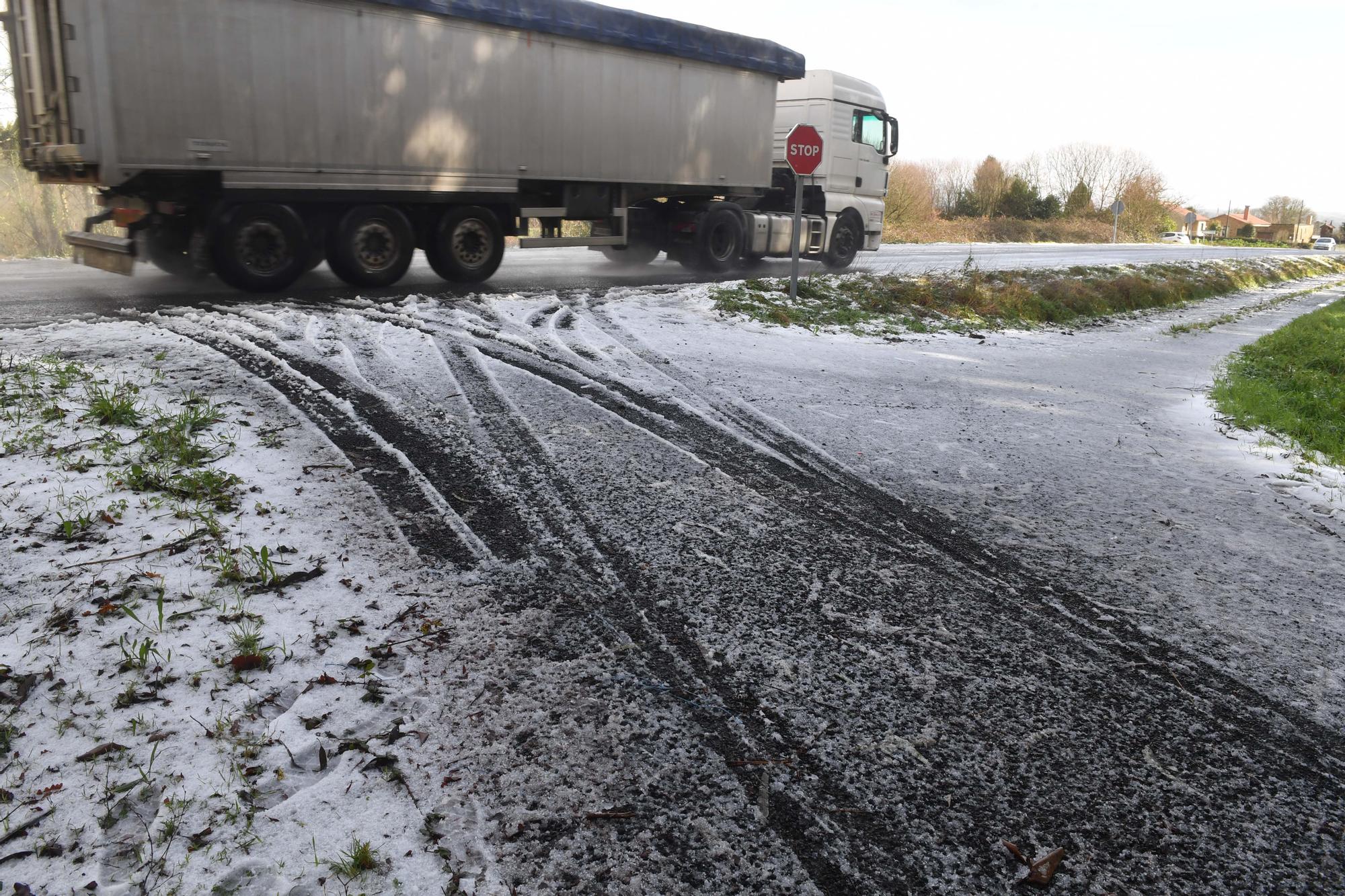 La nieve llega a la montaña de A Coruña