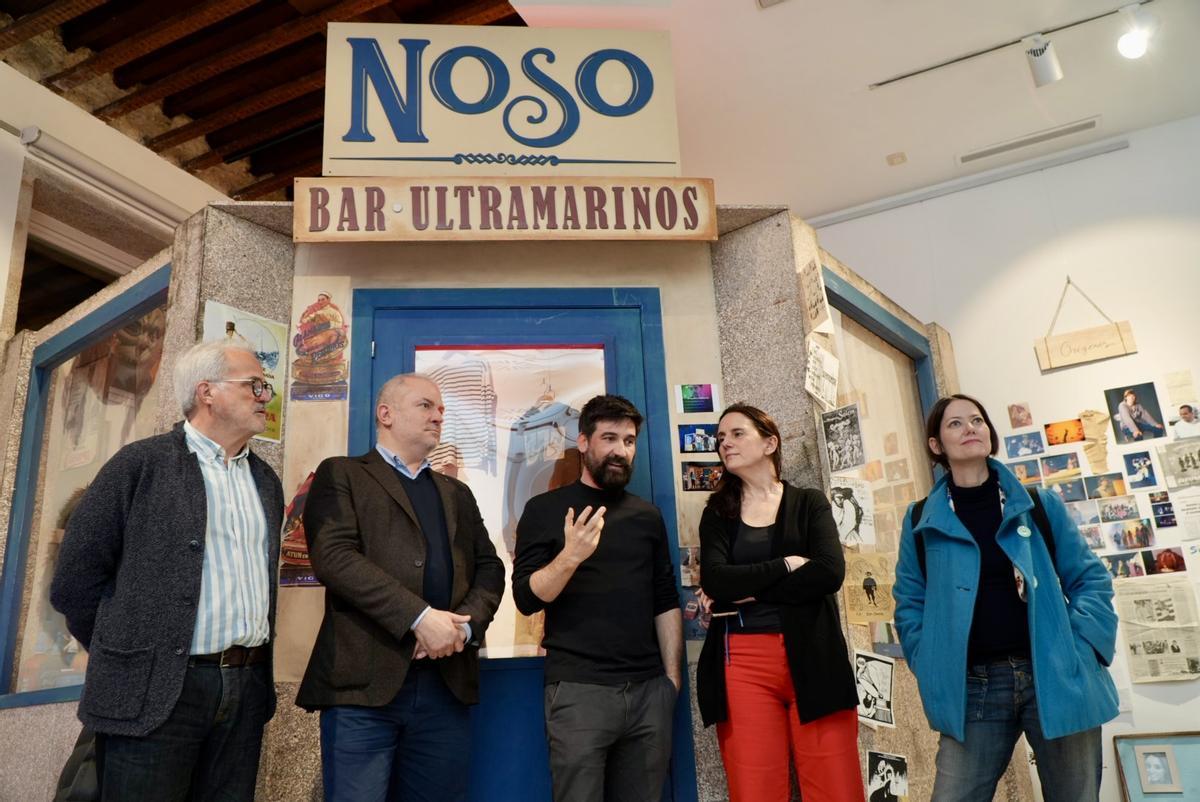 Presentación de la exposición, Gonzalo Castro (2º por la izquierda).