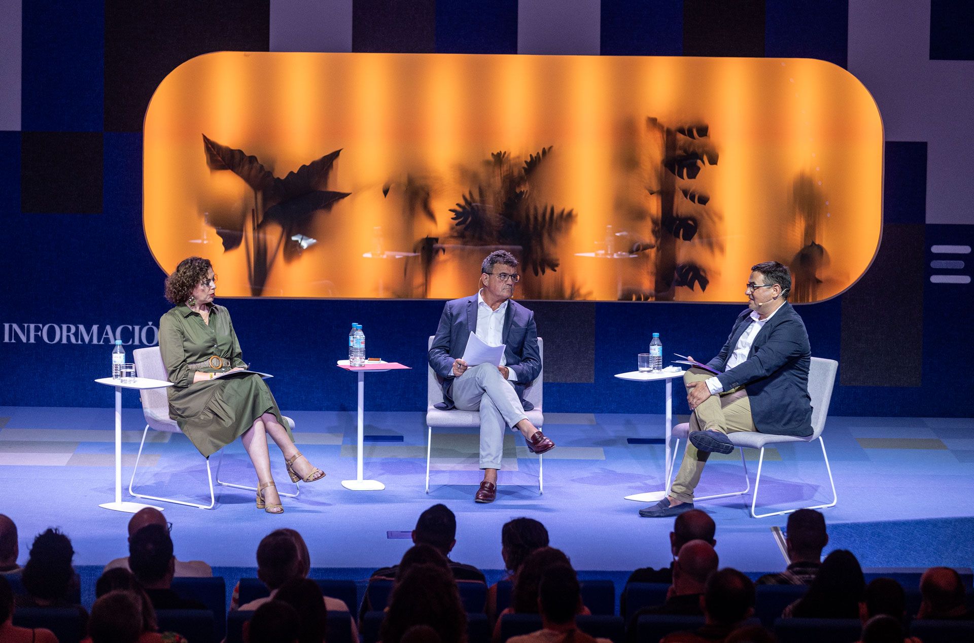 Los candidatos a presidir la Federación de Hogueras debaten en el Club Información