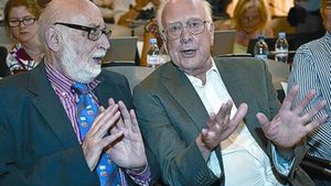 Englert (esquerra) i Higgs, al CERN, el juliol de l’any passat.