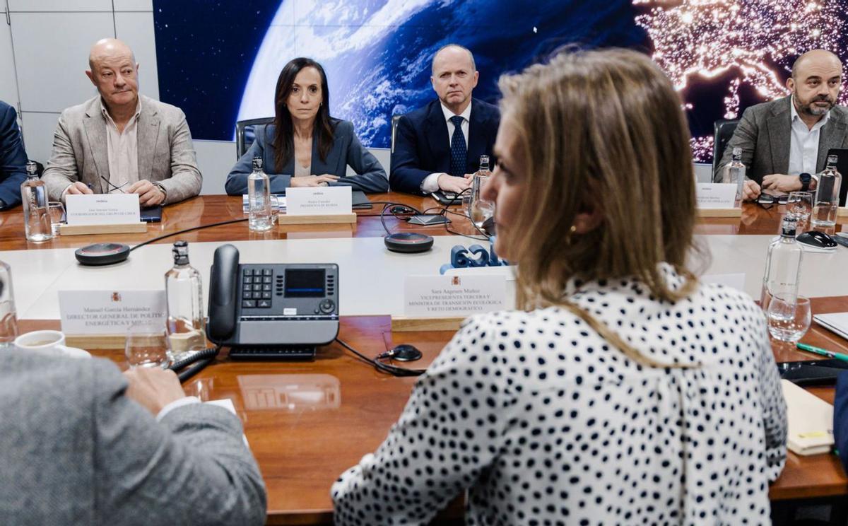 La falta de respostes tensiona la relació amb les elèctriques La falta de respostes tensiona la relació amb les elèctriques