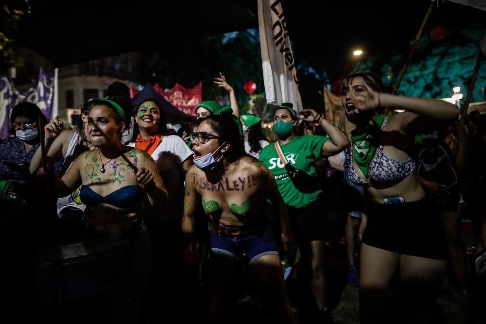 Los verdes toman las calles de Argentina por la legalización del aborto