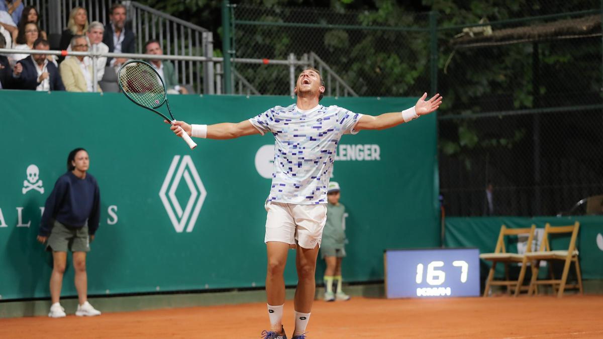 Roberto Carballés se proclama ganador por tercera vez en la Copa Sevilla