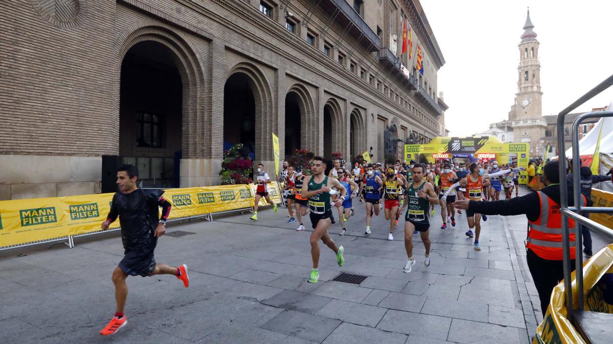 FOTOGALERÍA | Éxito rotundo en el regreso del Maratón de Zaragoza