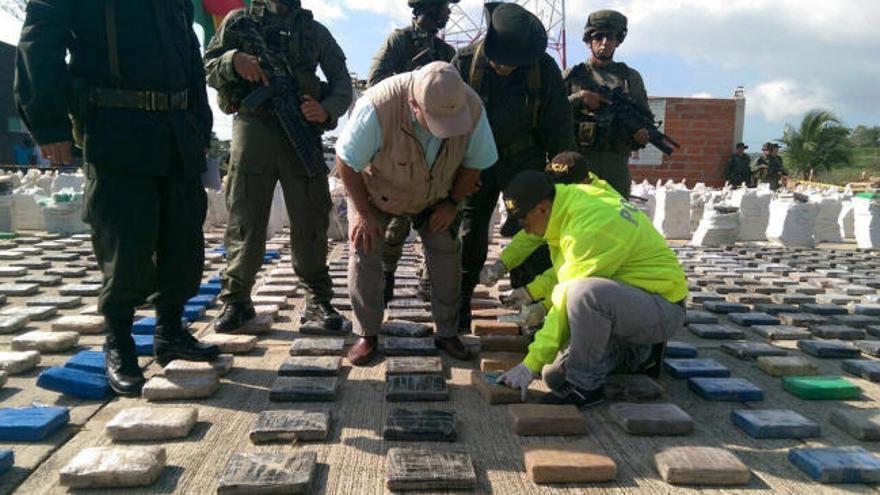 Halladas más de ocho toneladas de cocaína en una finca en Colombia