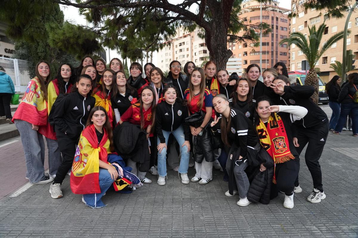 Un autobús del Alzira se desplazó para ver el partido.