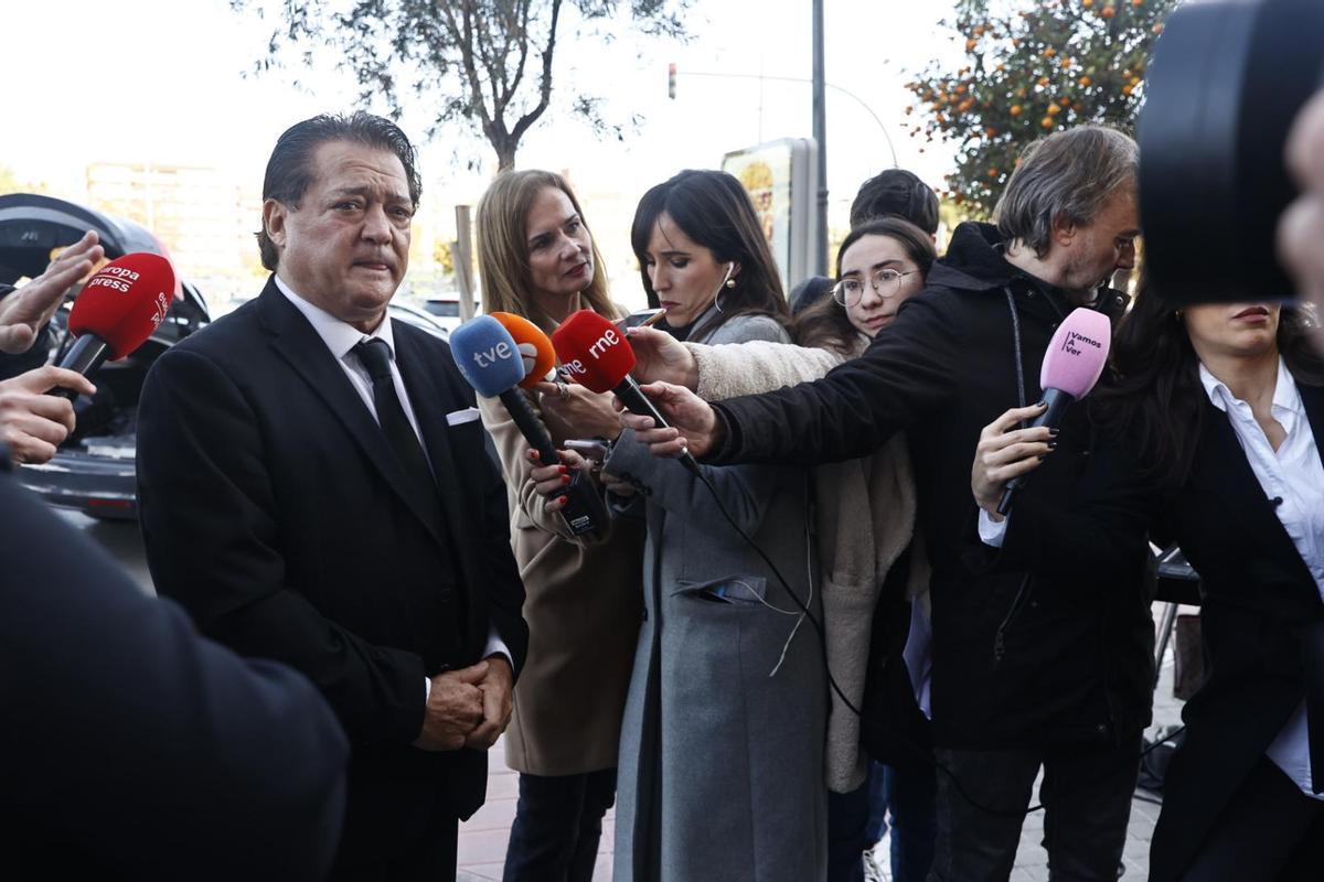 Capilla ardiente de Paco Arévalo en València