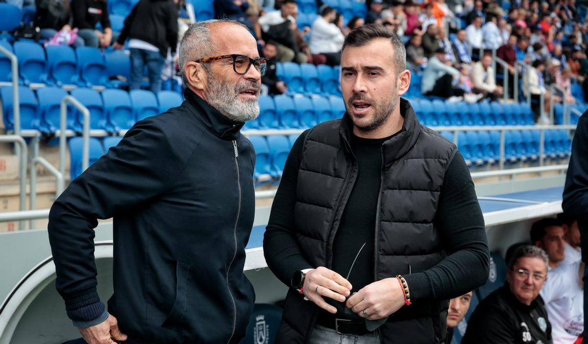 Álvaro Cervera, ayer junto a Iago Iglesias. | MARÍA PISACA