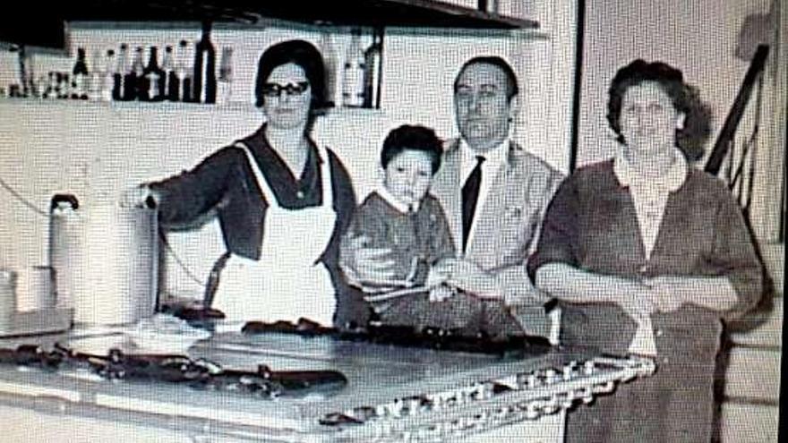 Imagen de la familia Loya en el restaurante Félix.