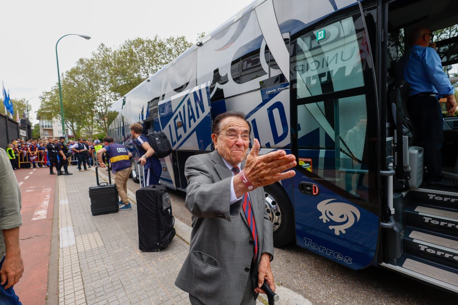 Explosión granota en la llegada del Levante UD a El Plantío