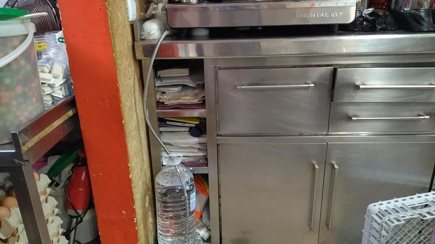 Així se les enginyen els bars de Teulada, Moraira i Benitatxell per a fer els cafés amb aigua potable