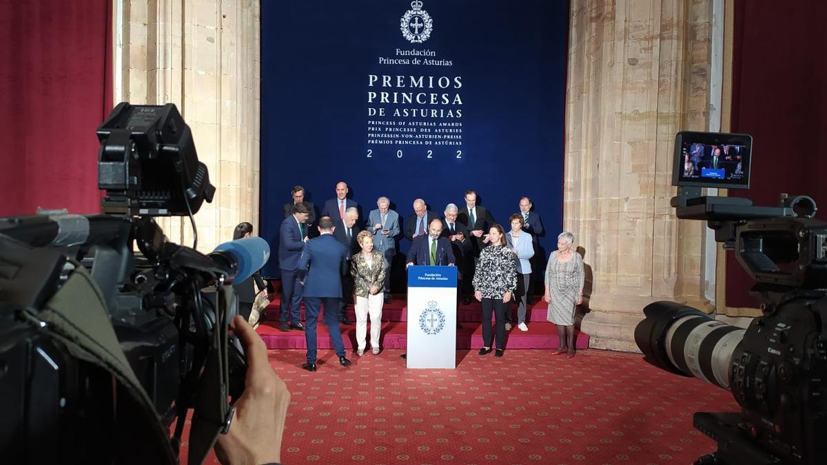 El jurado del premio &quot;Princesa de Asturias&quot; de Ciencias Sociales, en la lectura del acta.