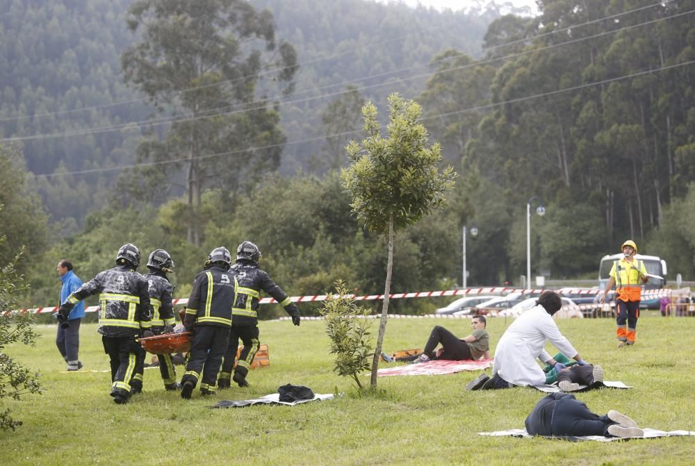 Doble simulacro de emergencias en Asturias: un accidente de avión y un gran incendio forestal